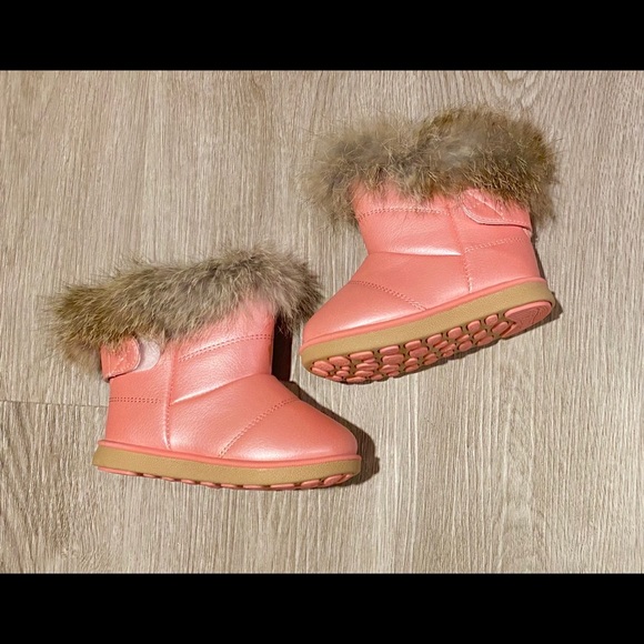 Toddler furry boots - Picture 1 of 4